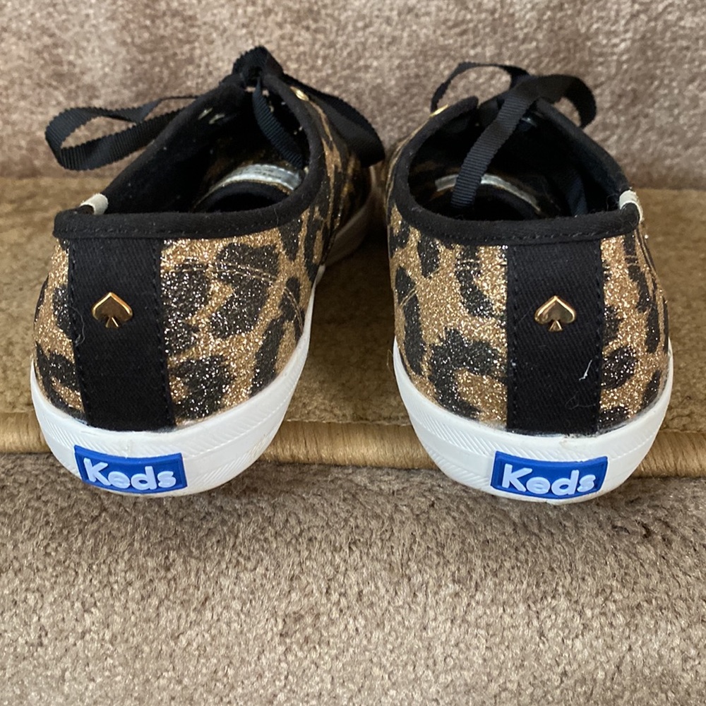 KEDS(BY KATE SPADE)-LIKE NEW LEOPARD PATTERN SNEAKERS W/BLACK GOLD TIPPED LACES - Picture 6 of 7